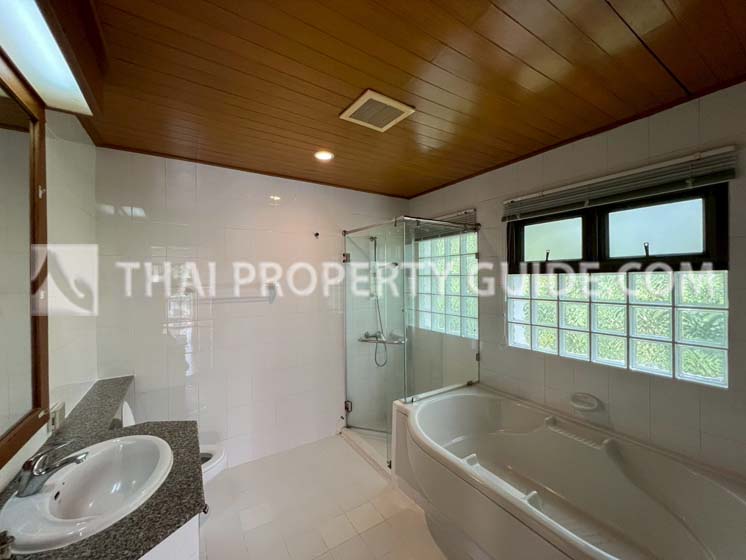 House with Shared Pool in Nichada Thani 